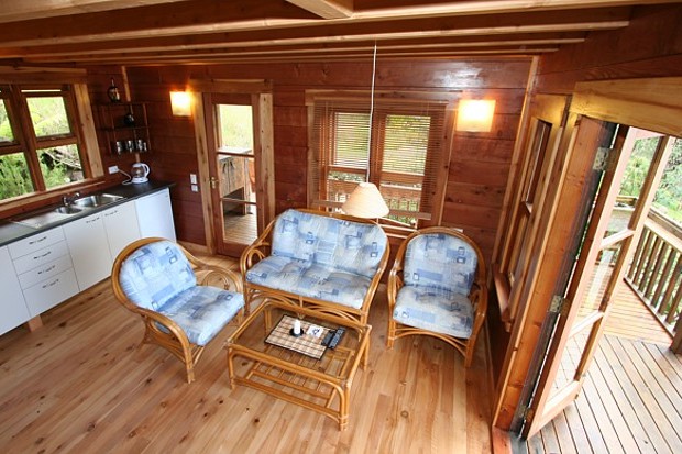 Cuvier Chalet - lounge and kitchen